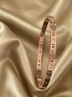316L grade anti tarnished rose gold cuff bangle.