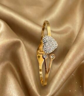 316L anti tarnished gold plated cuff bangle.